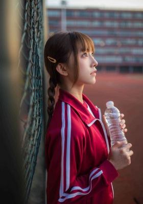 年轻女教师什么时候上映_超清手机免费观看完整